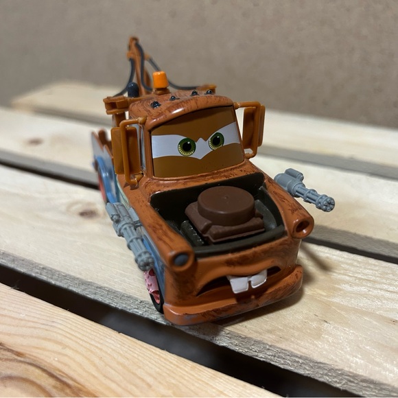 Large Disney Store Mater Diecast - Picture 3 of 3